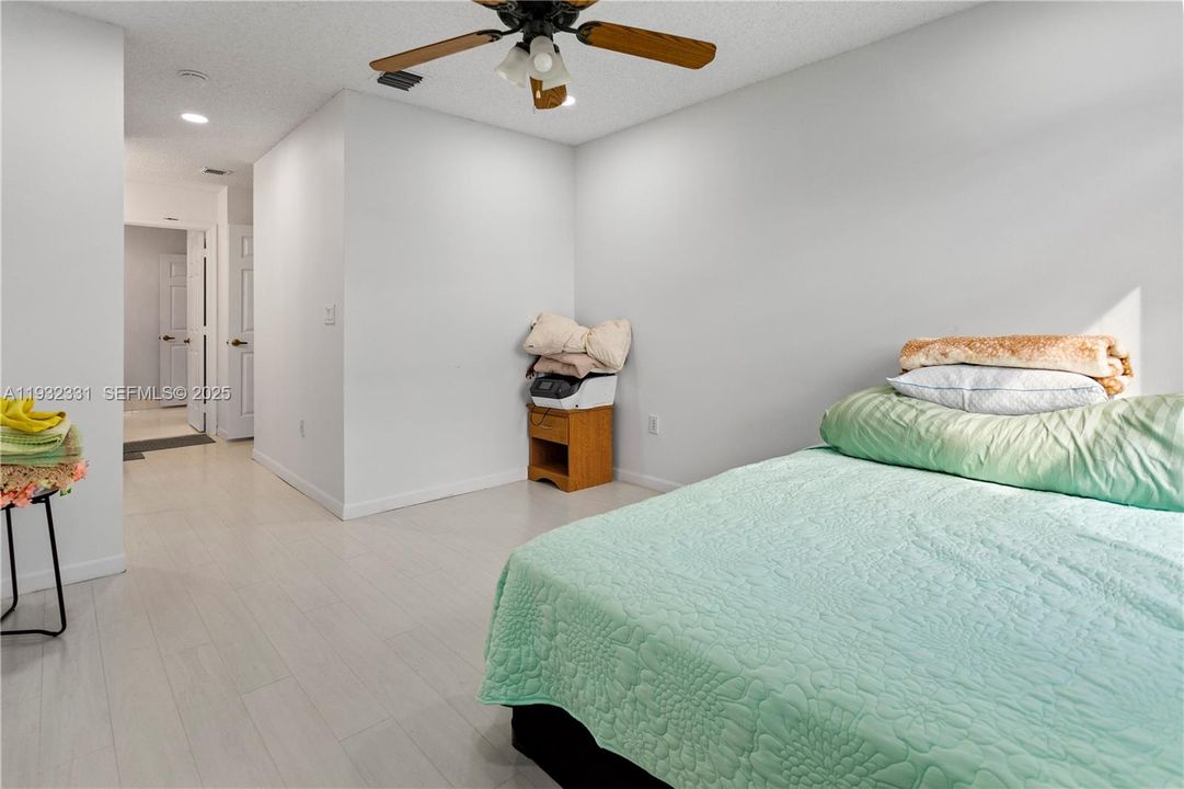 For Sale: $728,000 (4 beds, 2 baths, 2942 Square Feet)