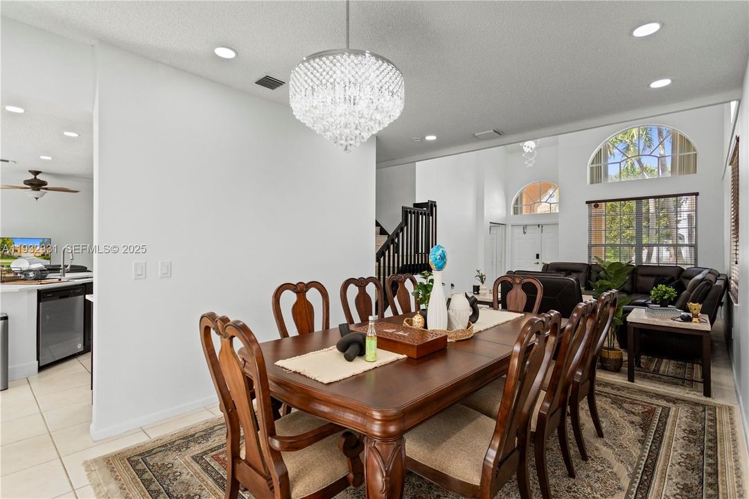 For Sale: $728,000 (4 beds, 2 baths, 2942 Square Feet)