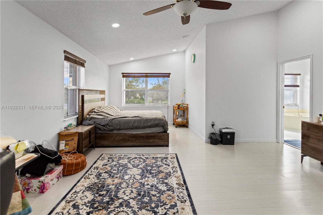 For Sale: $728,000 (4 beds, 2 baths, 2942 Square Feet)