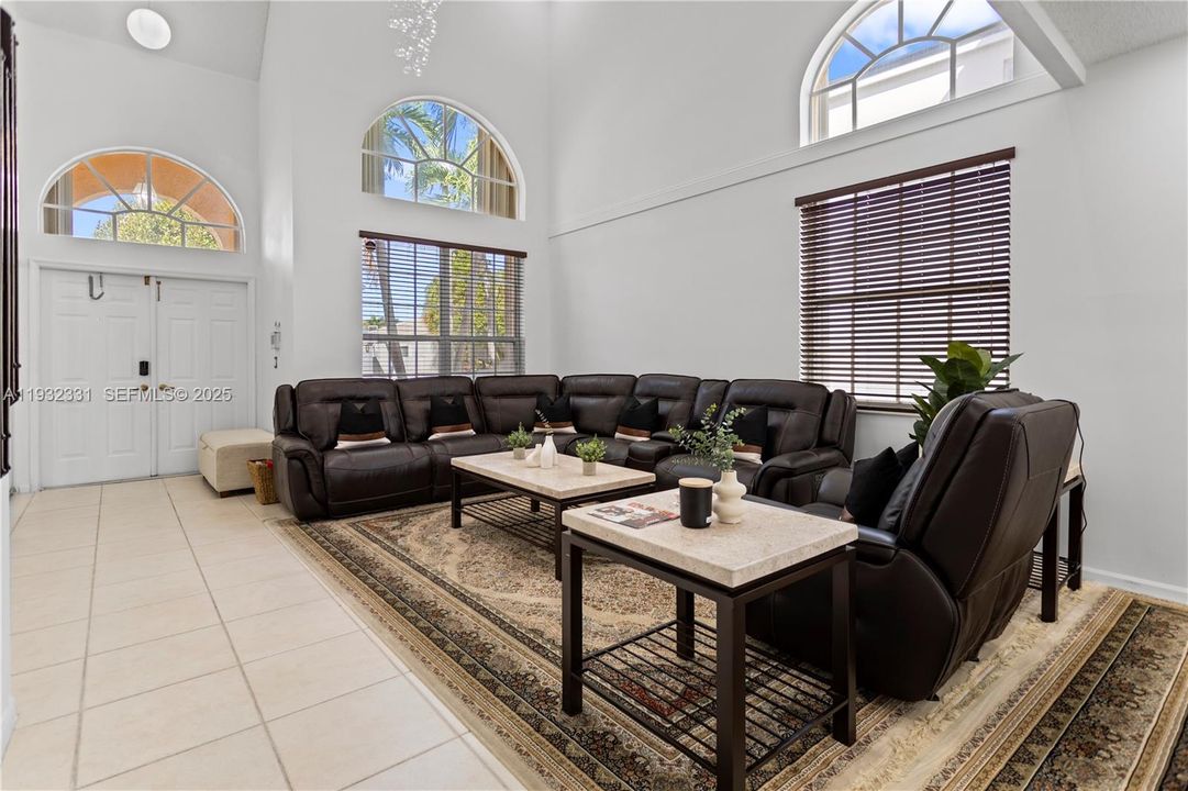 For Sale: $728,000 (4 beds, 2 baths, 2942 Square Feet)