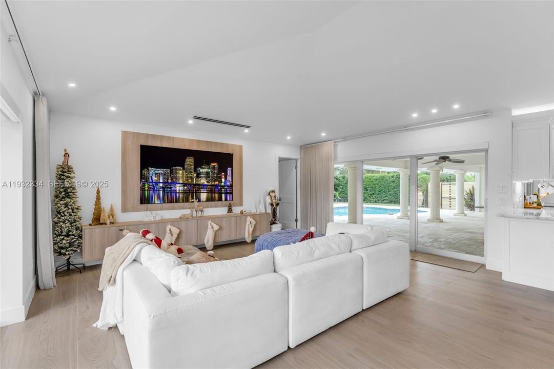 待售: $1,249,000 (4 贝兹, 3 浴室, 2751 平方英尺)