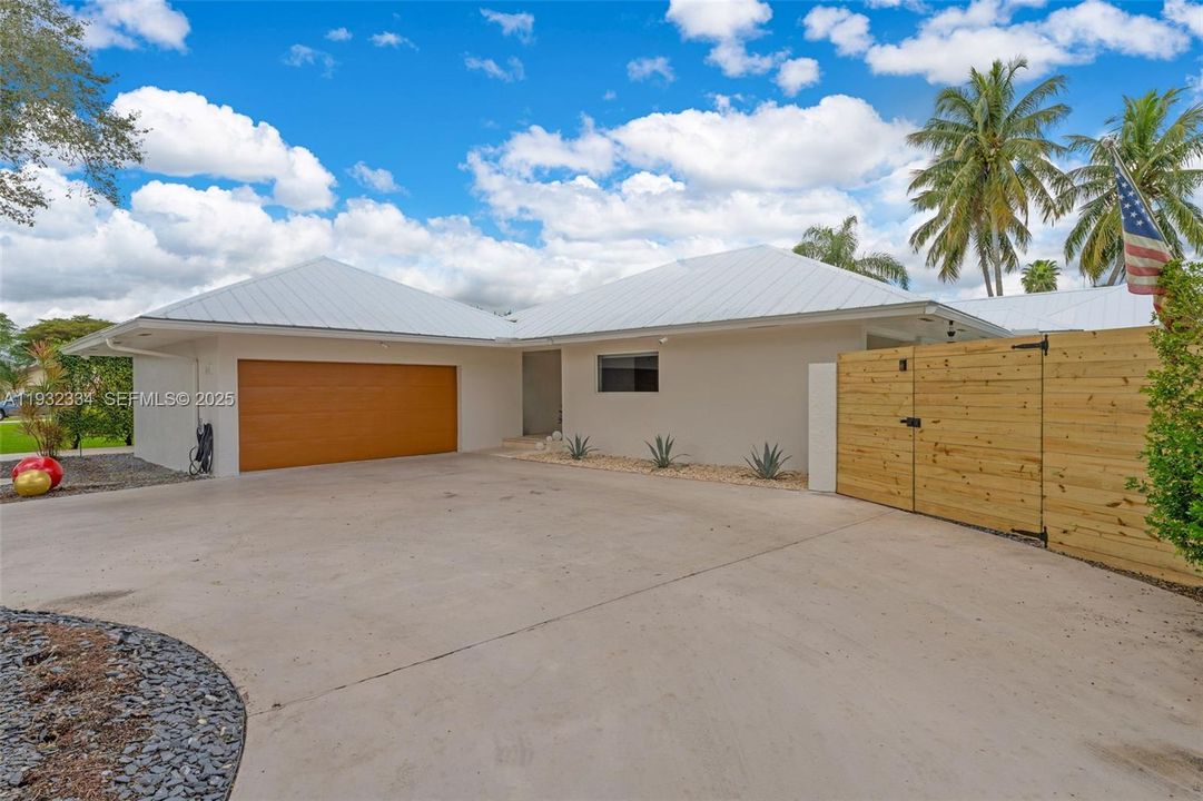 待售: $1,249,000 (4 贝兹, 3 浴室, 2751 平方英尺)