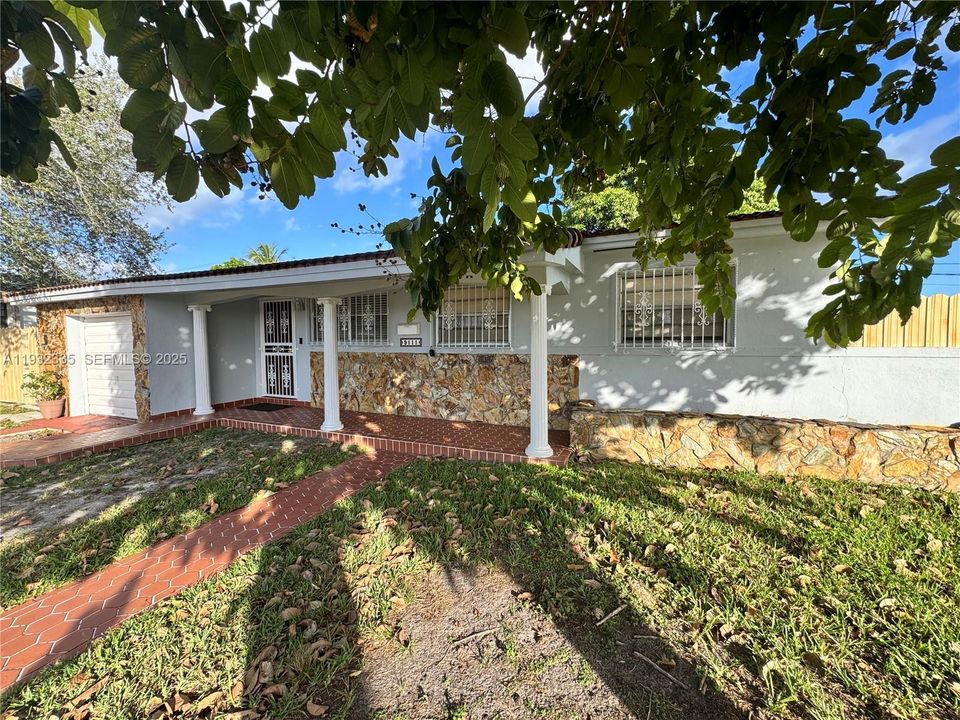 En Renta: $3,800 (3 camas, 2 baños, 1514 Pies cuadrados)