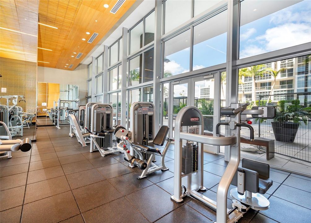 待售: $810,000 (2 贝兹, 2 浴室, 1242 平方英尺)