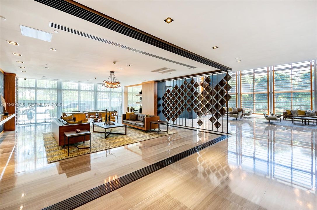 待售: $810,000 (2 贝兹, 2 浴室, 1242 平方英尺)