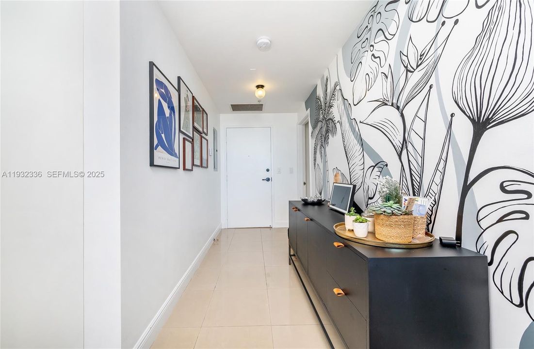 待售: $810,000 (2 贝兹, 2 浴室, 1242 平方英尺)