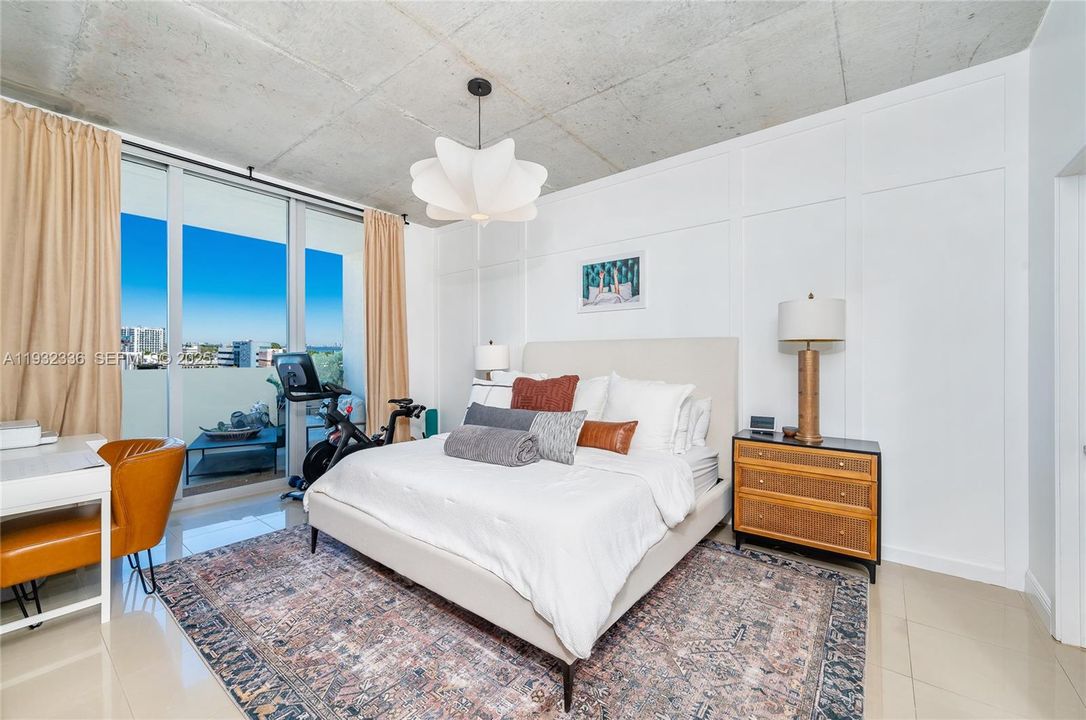 待售: $810,000 (2 贝兹, 2 浴室, 1242 平方英尺)