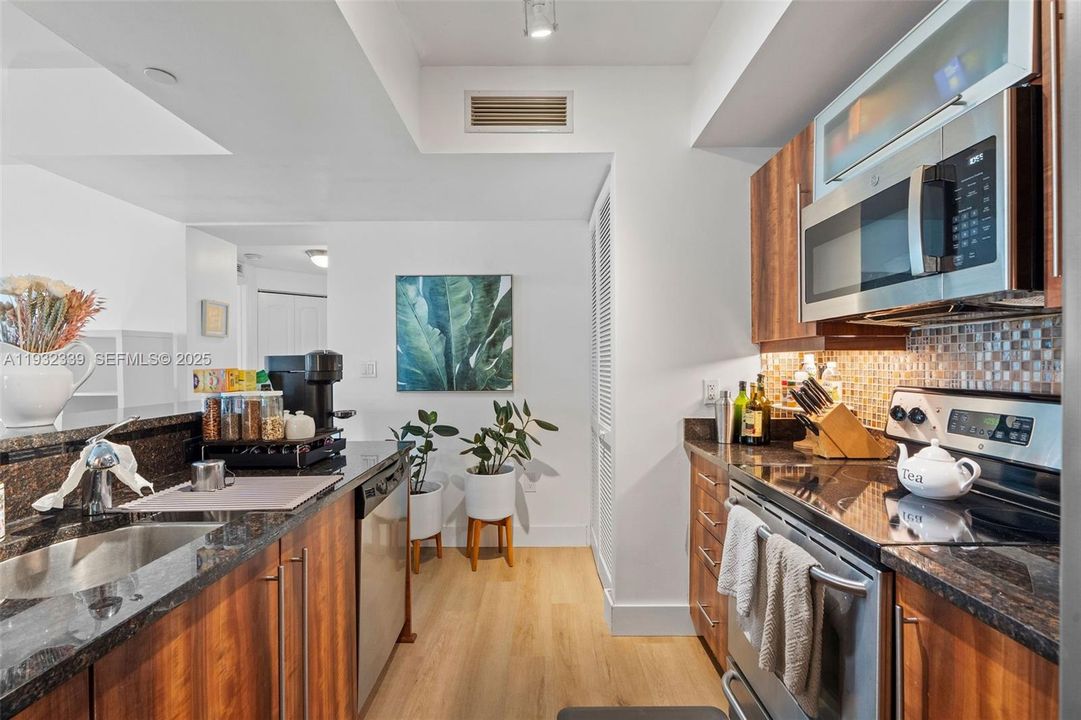 На продажу: $485,000 (2 спален, 2 ванн, 1155 Квадратных фут)