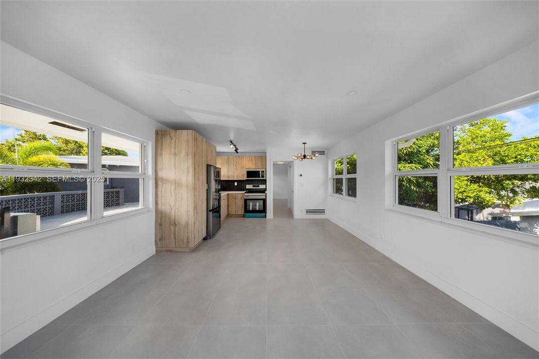 For Rent: $2,000 (1 beds, 1 baths, 4649 Square Feet)