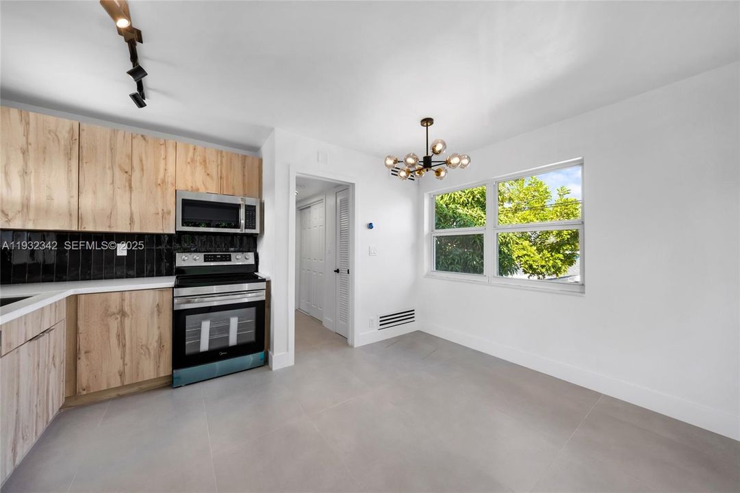 For Rent: $2,000 (1 beds, 1 baths, 4649 Square Feet)