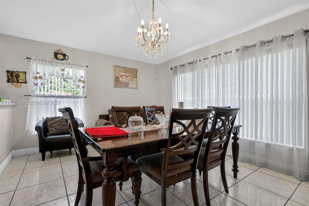 На продажу: $549,000 (3 спален, 2 ванн, 1672 Квадратных фут)