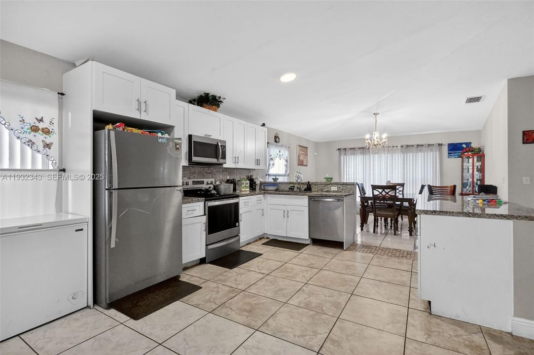 На продажу: $549,000 (3 спален, 2 ванн, 1672 Квадратных фут)