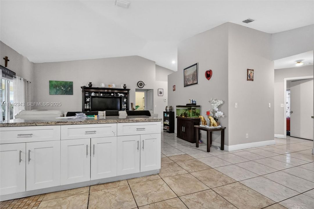 На продажу: $549,000 (3 спален, 2 ванн, 1672 Квадратных фут)