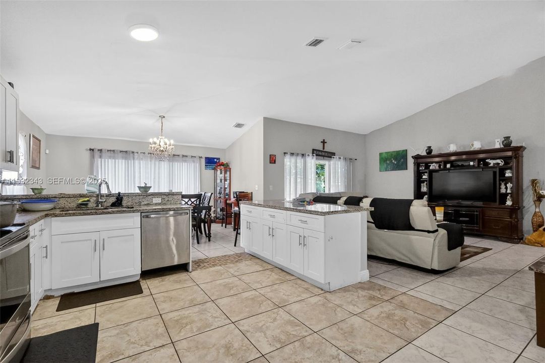 На продажу: $549,000 (3 спален, 2 ванн, 1672 Квадратных фут)