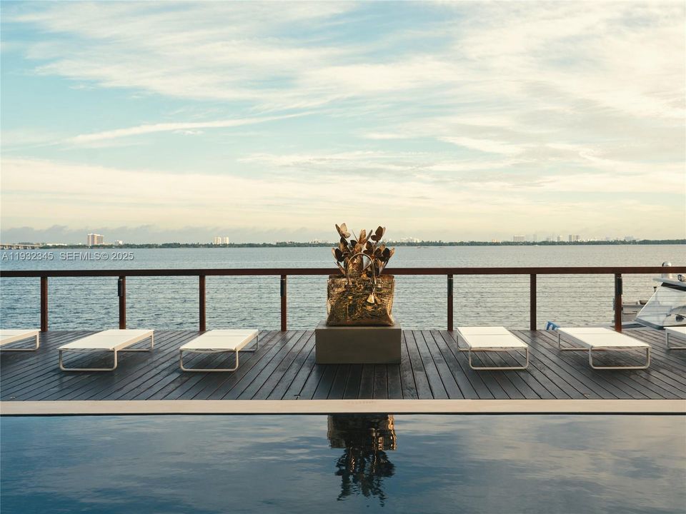 For Sale: $59,900,000 (7 beds, 7 baths, 10689 Square Feet)