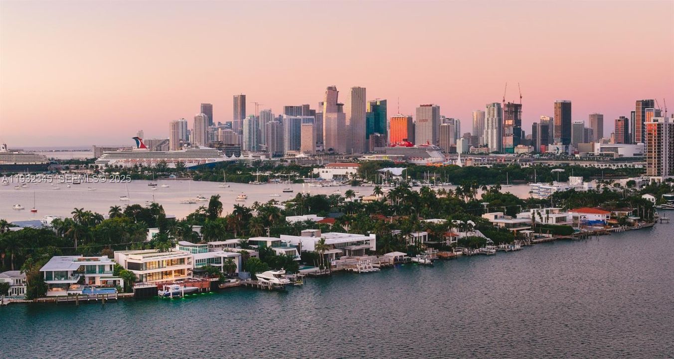 For Sale: $59,900,000 (7 beds, 7 baths, 10689 Square Feet)