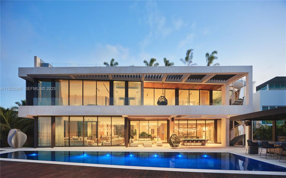 For Sale: $59,900,000 (7 beds, 7 baths, 10689 Square Feet)