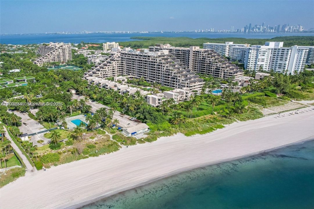 В аренду: $6,900 (2 спален, 2 ванн, 1532 Квадратных фут)