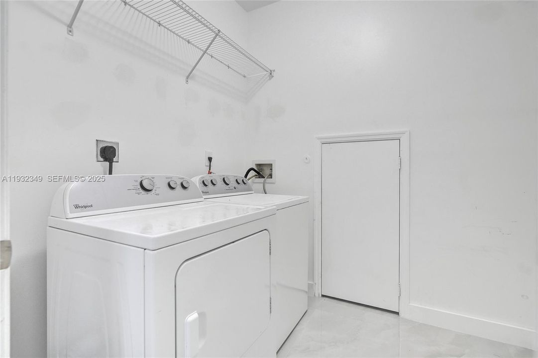 For Sale: $629,000 (3 beds, 2 baths, 2231 Square Feet)