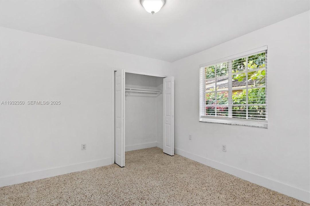 For Rent: $2,600 (2 beds, 1 baths, 814 Square Feet)