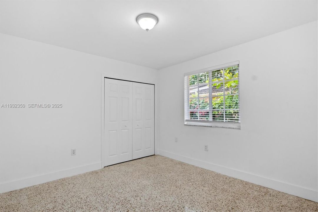 For Rent: $2,600 (2 beds, 1 baths, 814 Square Feet)