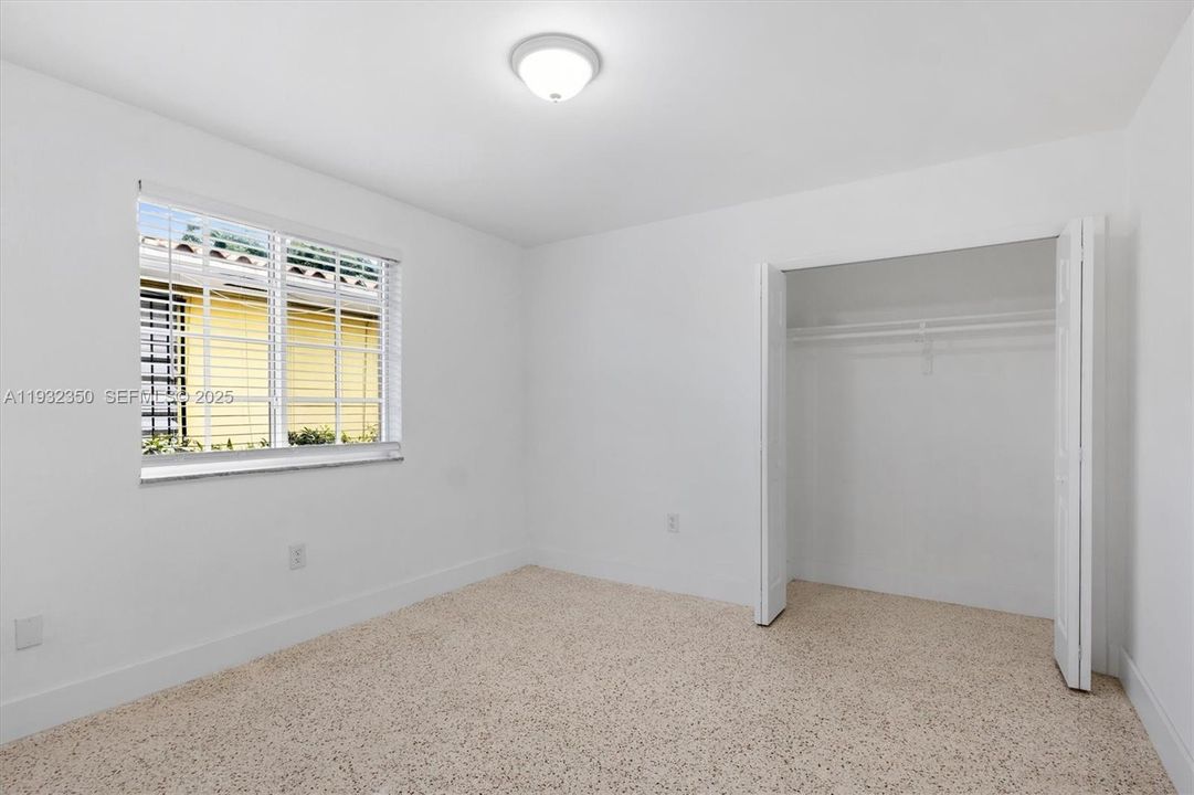 For Rent: $2,600 (2 beds, 1 baths, 814 Square Feet)