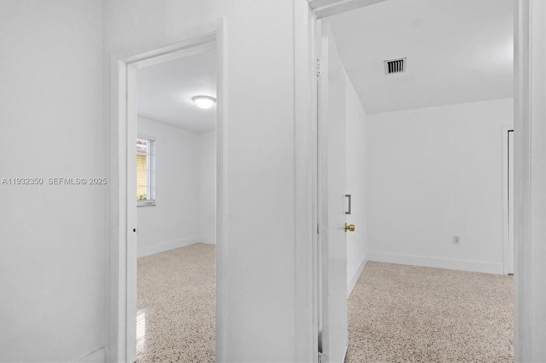 For Rent: $2,600 (2 beds, 1 baths, 814 Square Feet)