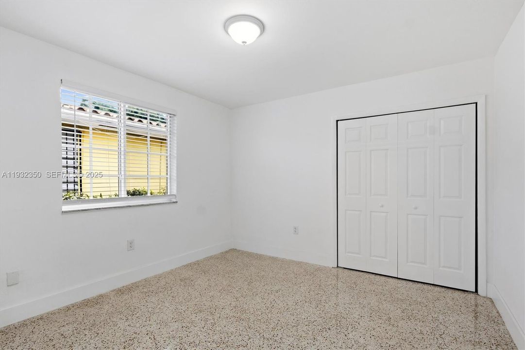 For Rent: $2,600 (2 beds, 1 baths, 814 Square Feet)