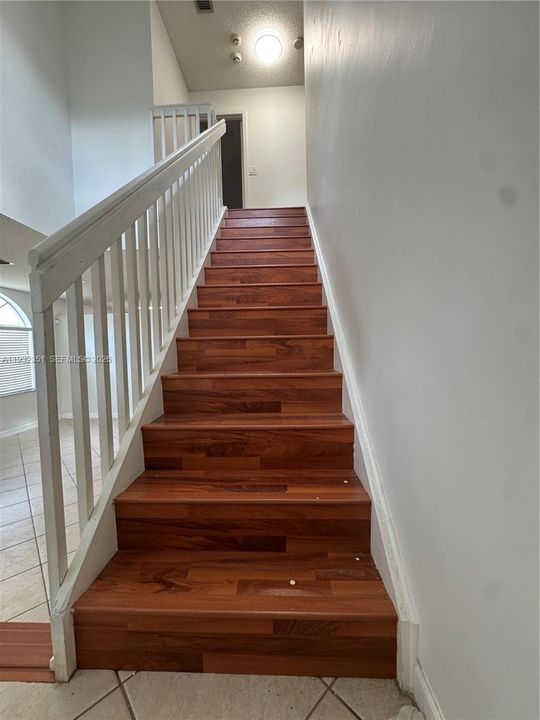 出租: $4,100 (3 贝兹, 2 浴室, 1853 平方英尺)