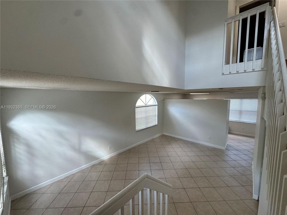 出租: $4,100 (3 贝兹, 2 浴室, 1853 平方英尺)