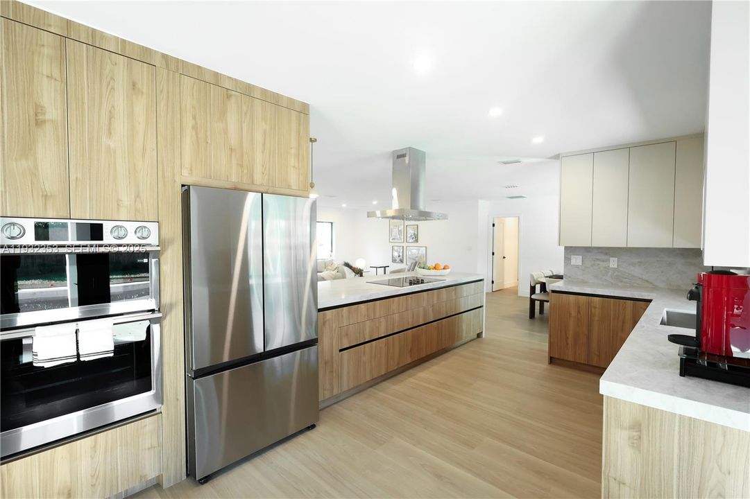 En Venta: $1,595,555 (5 camas, 3 baños, 2961 Pies cuadrados)