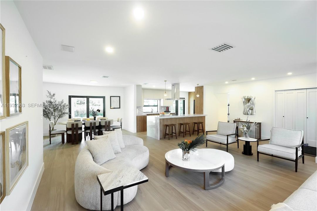 En Venta: $1,595,555 (5 camas, 3 baños, 2961 Pies cuadrados)