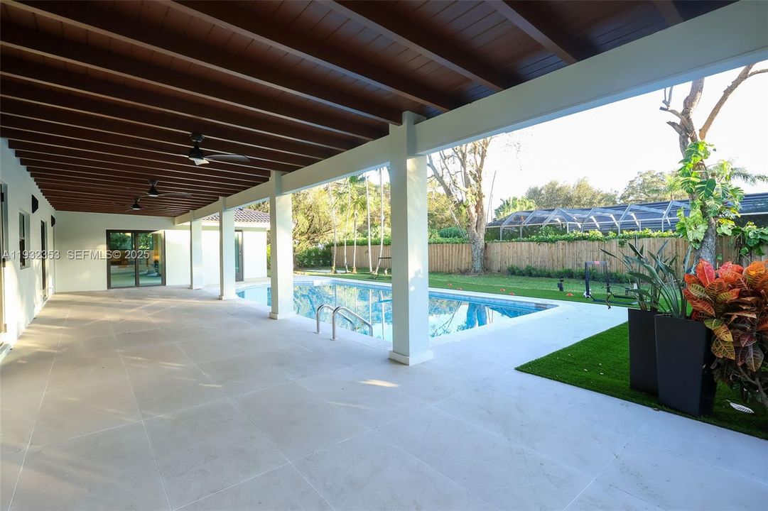 En Venta: $1,595,555 (5 camas, 3 baños, 2961 Pies cuadrados)