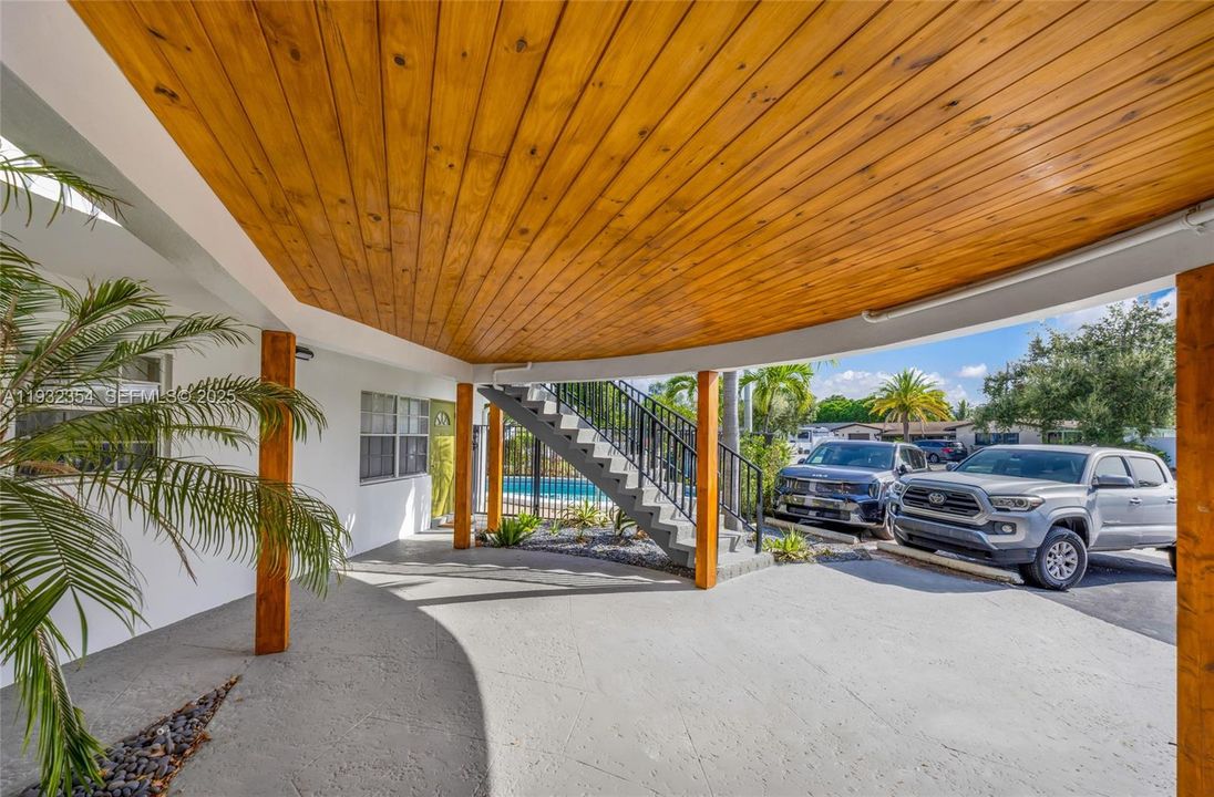 В аренду: $2,100 (2 спален, 1 ванн, 4649 Квадратных фут)