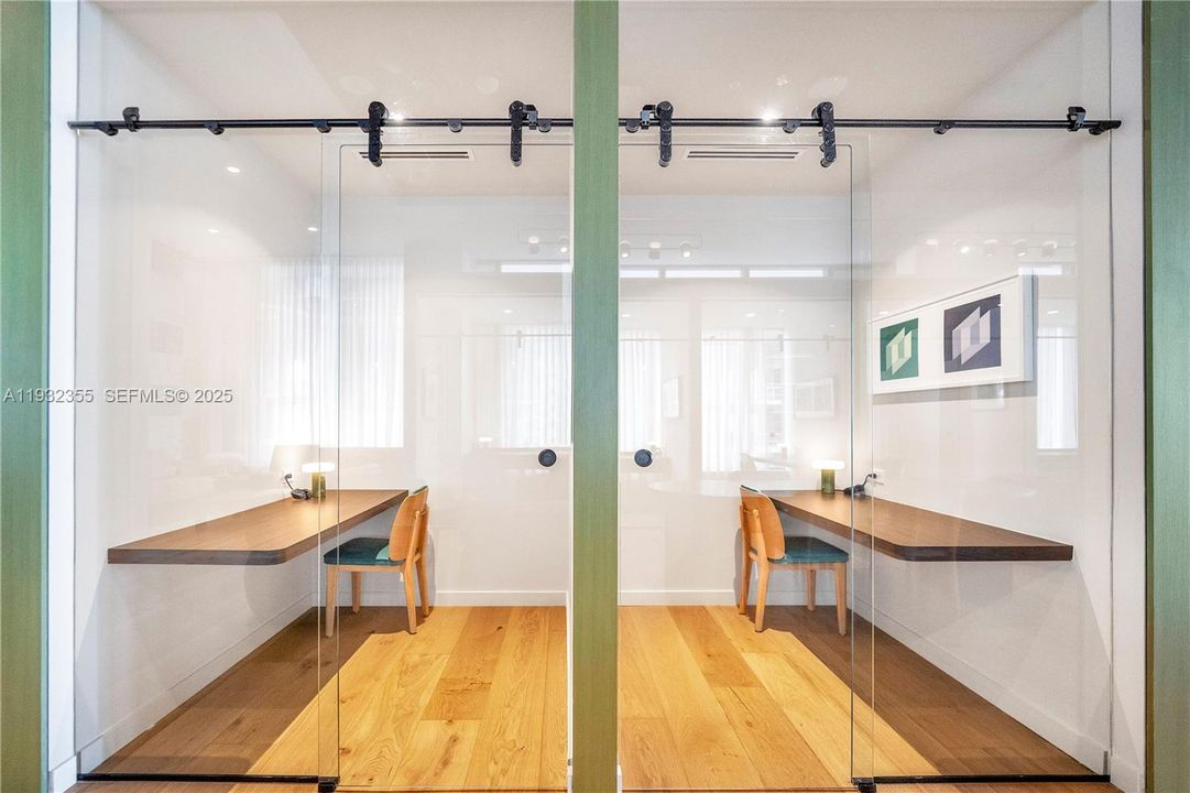 На продажу: $774,999 (2 спален, 2 ванн, 825 Квадратных фут)