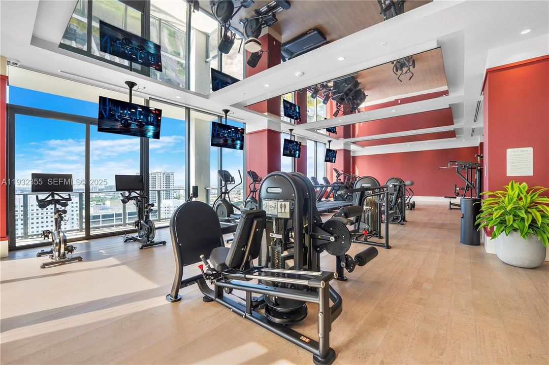 На продажу: $774,999 (2 спален, 2 ванн, 825 Квадратных фут)