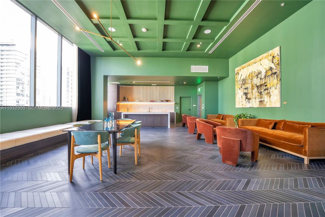 На продажу: $774,999 (2 спален, 2 ванн, 825 Квадратных фут)