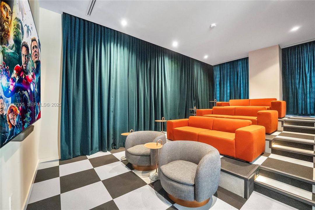 На продажу: $774,999 (2 спален, 2 ванн, 825 Квадратных фут)