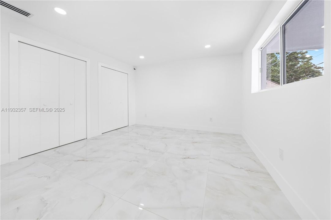 En Venta: $950,000 (5 camas, 4 baños, 2190 Pies cuadrados)