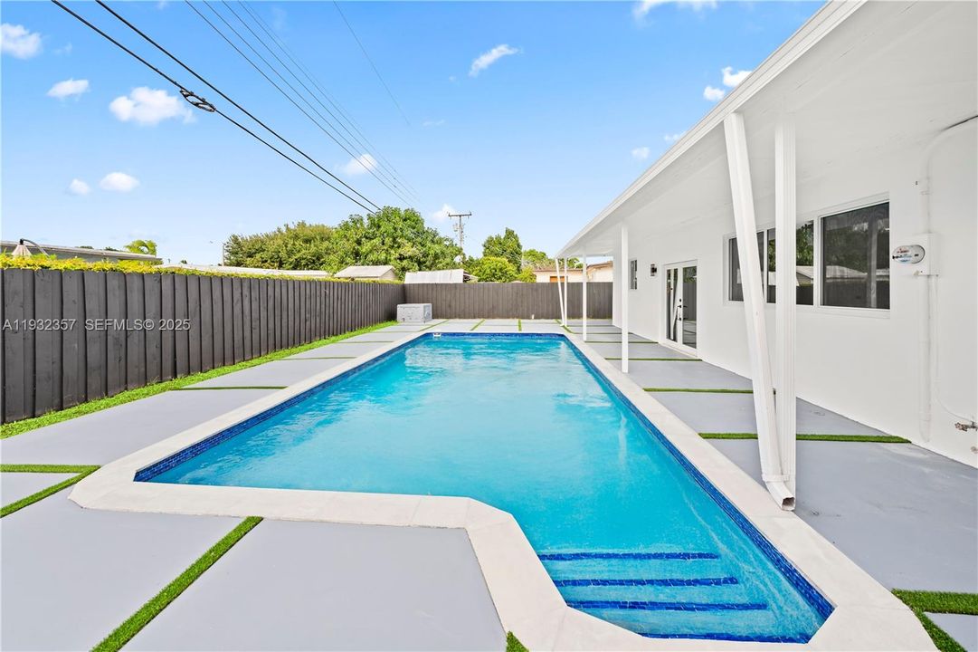 En Venta: $950,000 (5 camas, 4 baños, 2190 Pies cuadrados)