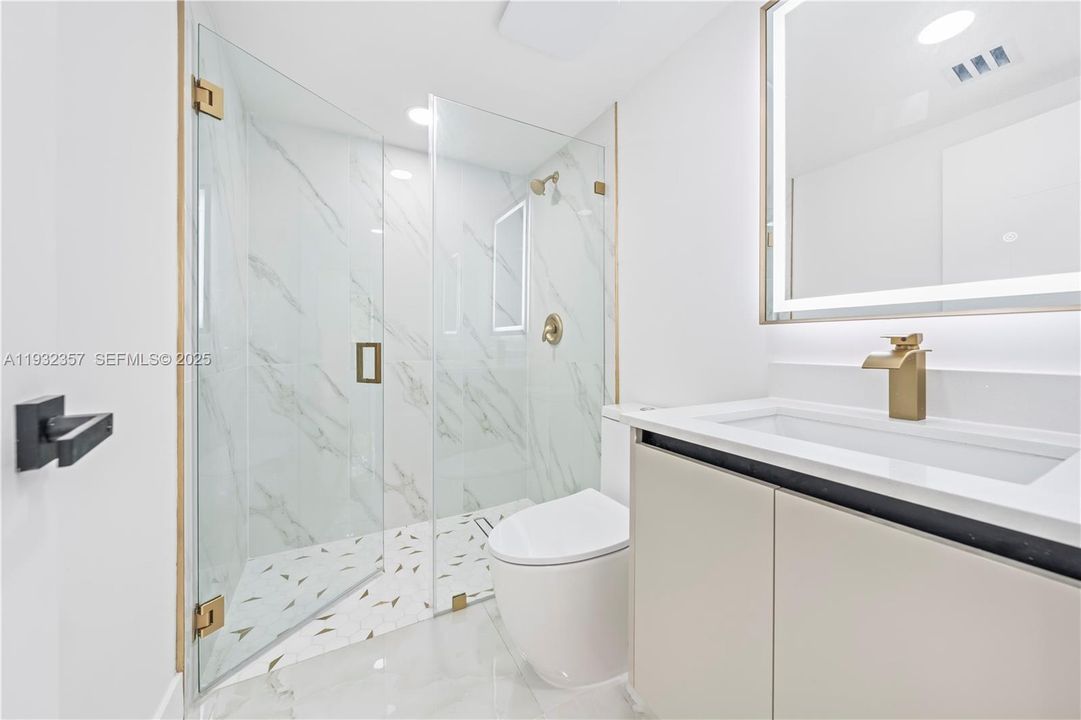 En Venta: $950,000 (5 camas, 4 baños, 2190 Pies cuadrados)