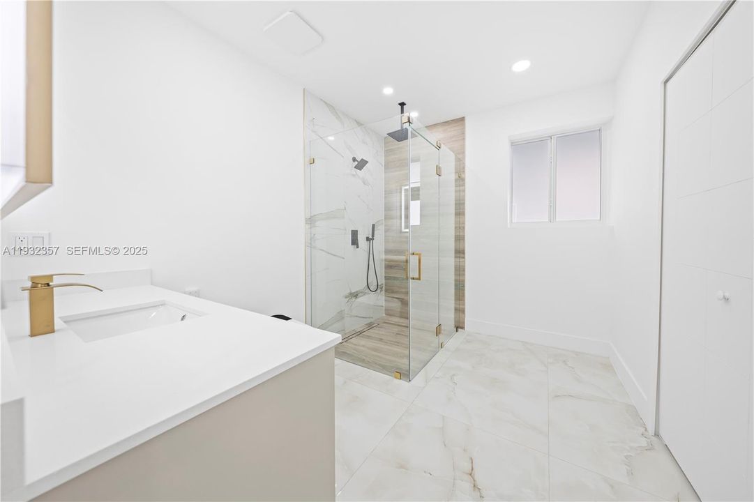 En Venta: $950,000 (5 camas, 4 baños, 2190 Pies cuadrados)