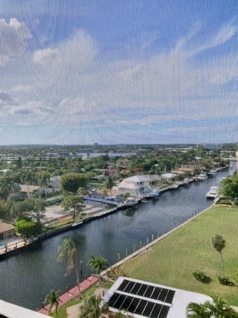 For Rent: $2,000 (1 beds, 1 baths, 648 Square Feet)