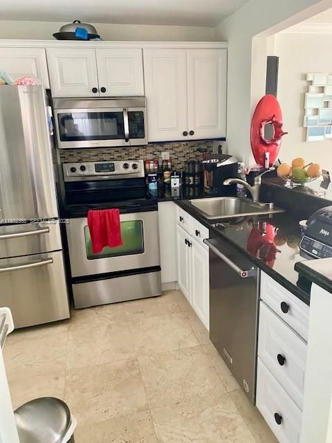 For Rent: $2,000 (1 beds, 1 baths, 648 Square Feet)