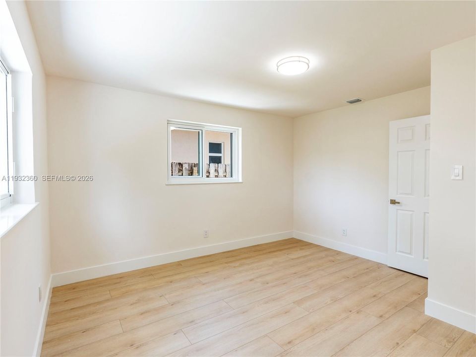 В аренду: $4,000 (3 спален, 2 ванн, 1040 Квадратных фут)