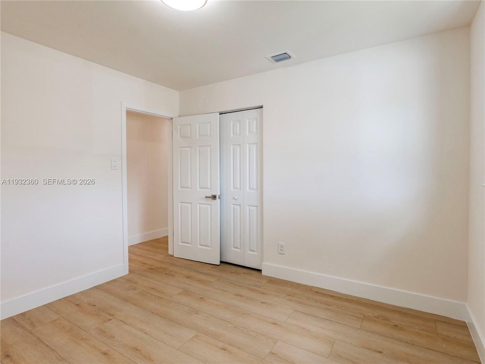 В аренду: $4,000 (3 спален, 2 ванн, 1040 Квадратных фут)