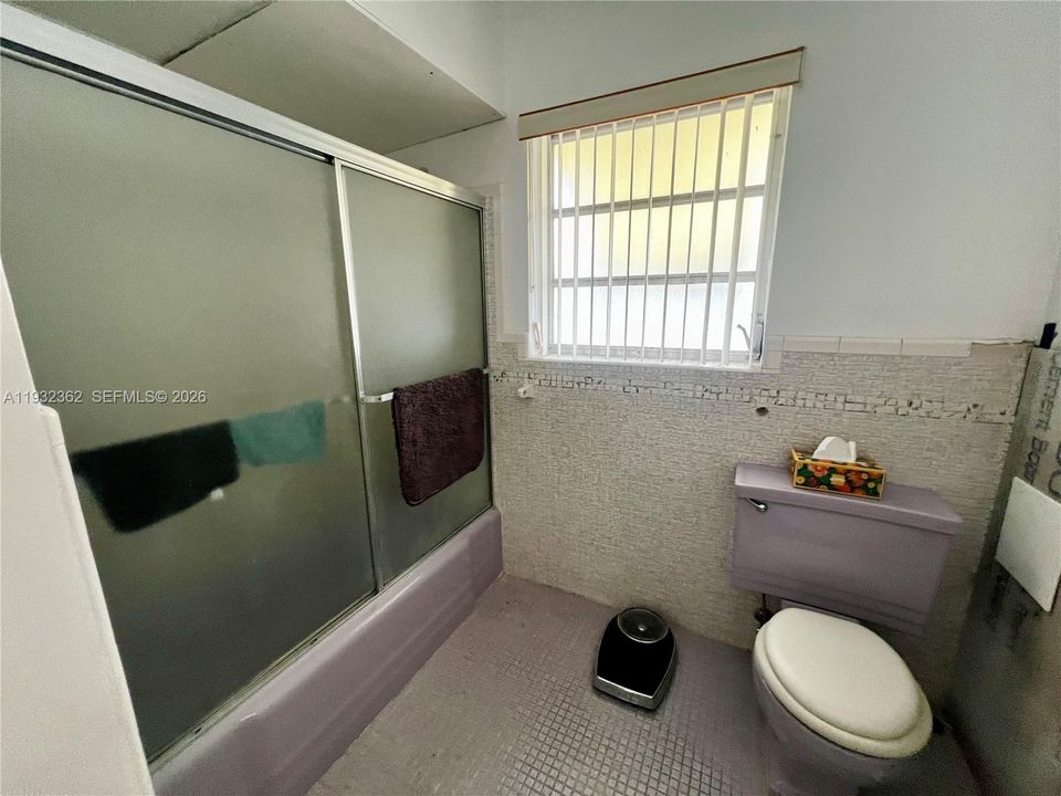 待售: $150,000 (1 贝兹, 1 浴室, 825 平方英尺)