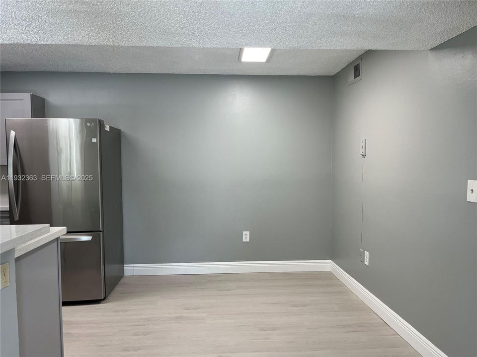 待售: $304,999 (2 贝兹, 2 浴室, 1016 平方英尺)