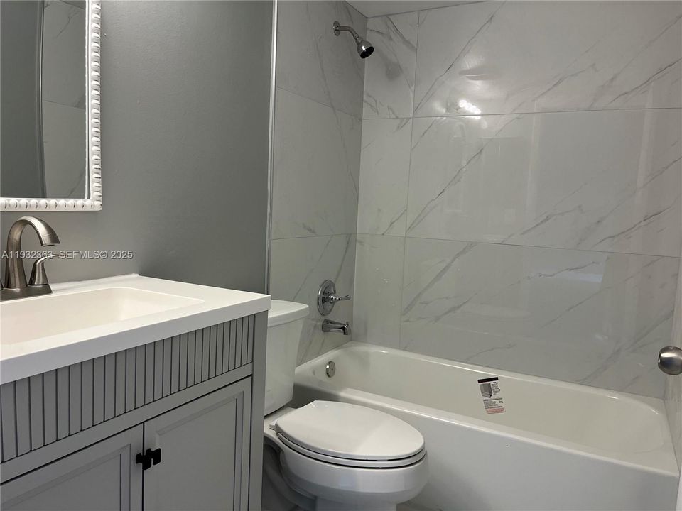 #2 Bathroom with Tub