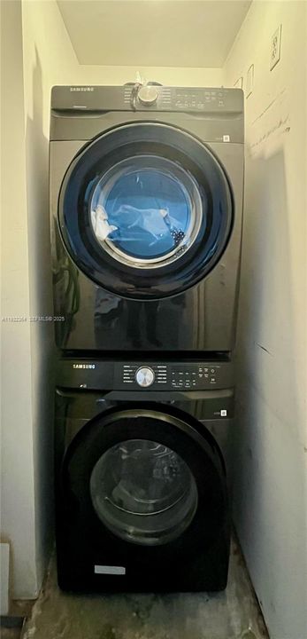 出租: $3,199 (2 贝兹, 2 浴室, 963 平方英尺)